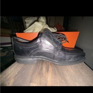 Clarks Black Leather Oxfords